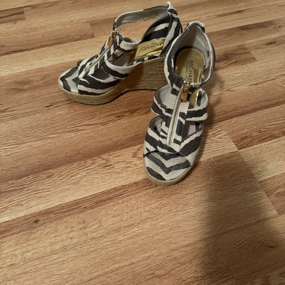 Michael Kors Wedge shoes - Picture 6 of 6